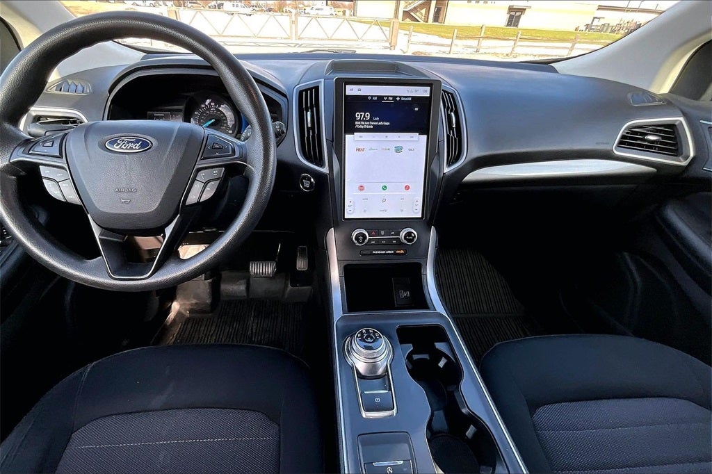 2022 Ford Edge SE