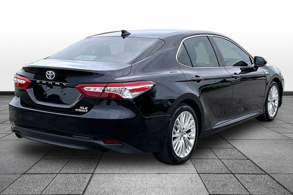 2020 Toyota Camry Hybrid XLE