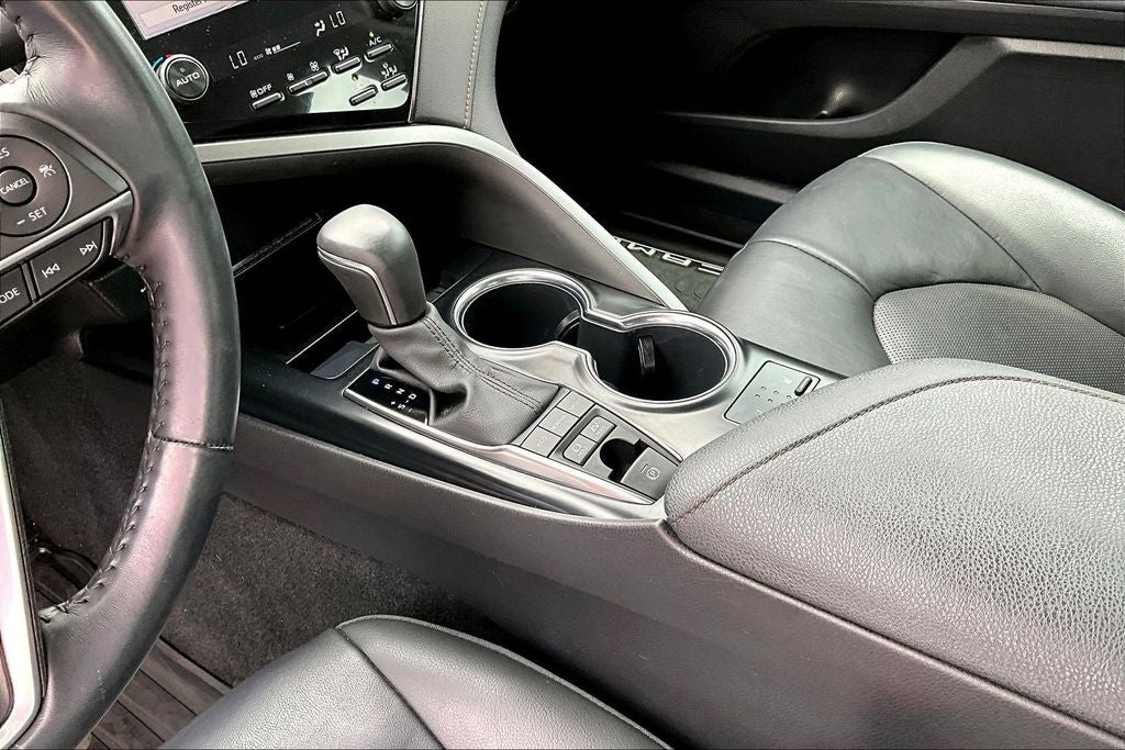 2020 Toyota Camry Hybrid XLE