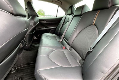 2020 Toyota Camry Hybrid XLE