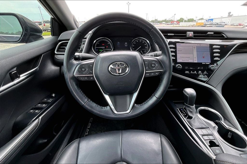 2020 Toyota Camry Hybrid XLE