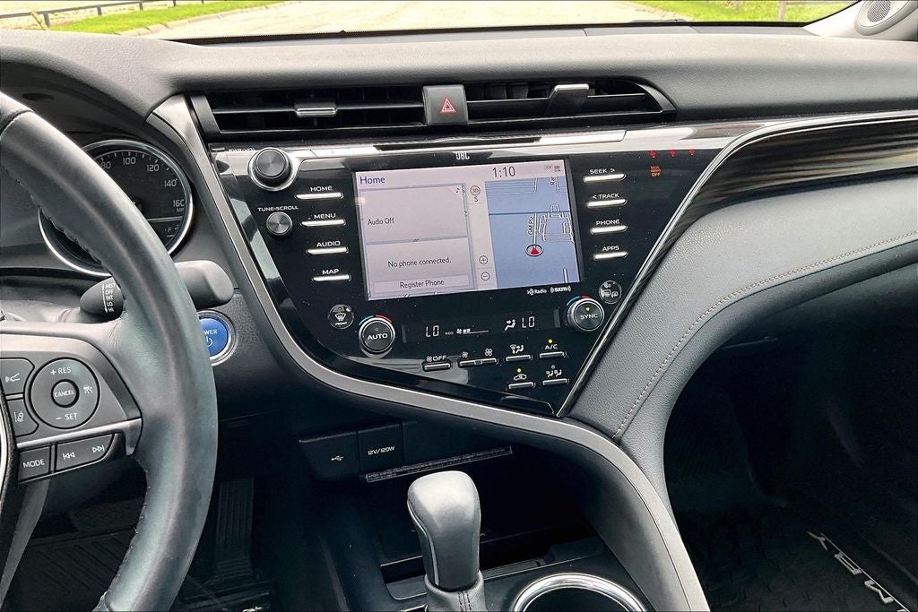 2020 Toyota Camry Hybrid XLE