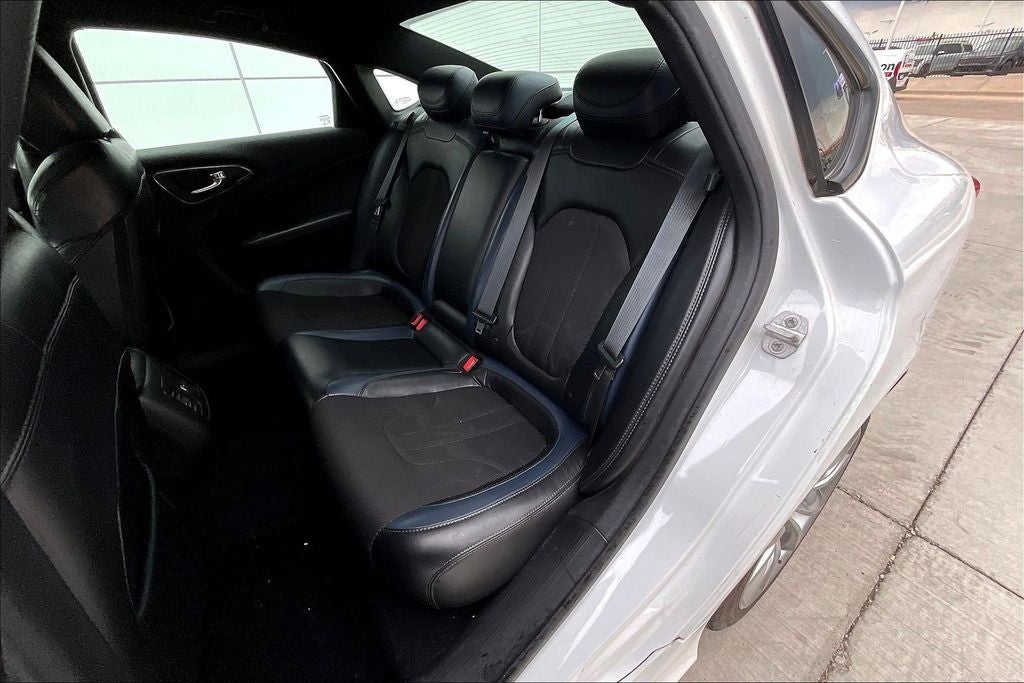 2015 Chrysler 200 S