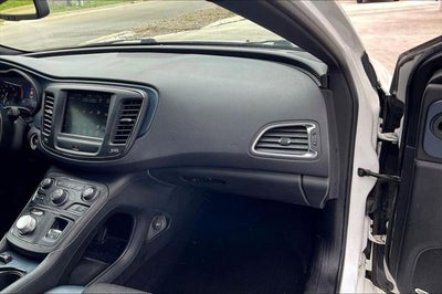 2015 Chrysler 200 S