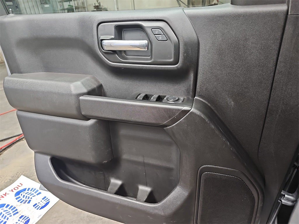 2025 Chevrolet Silverado Custom