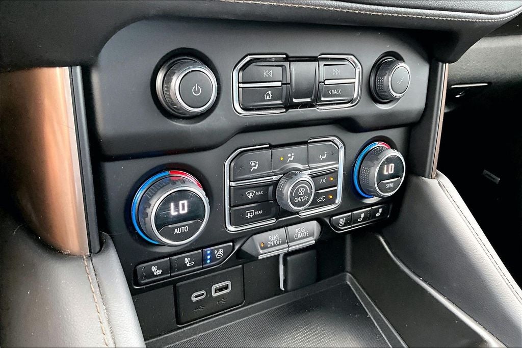 2023 Chevrolet Suburban High Country