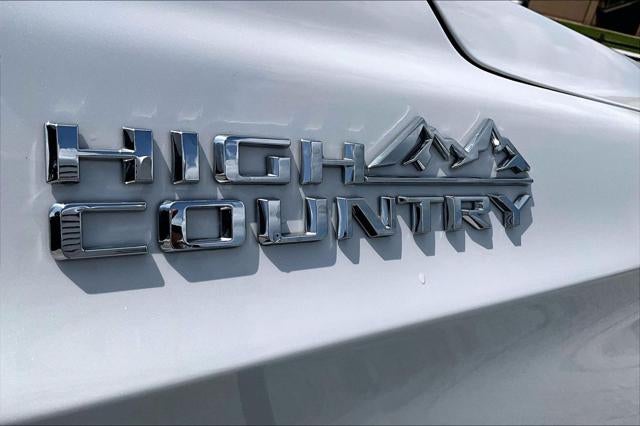 2023 Chevrolet Suburban High Country