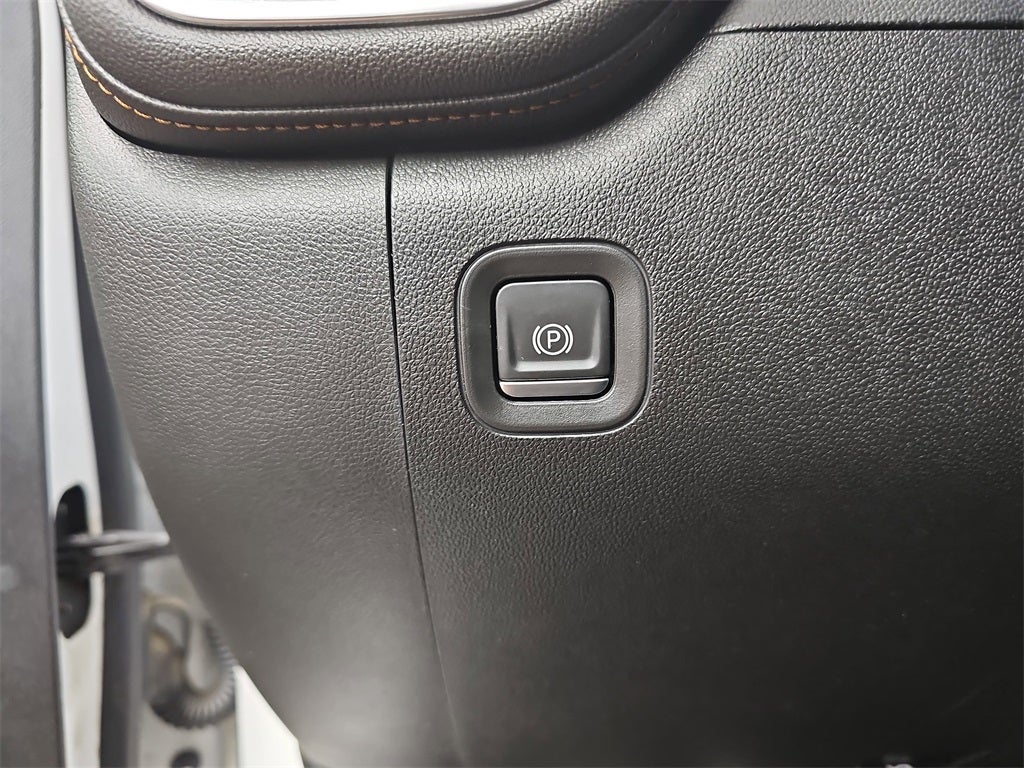 2022 GMC Sierra Limited AT4