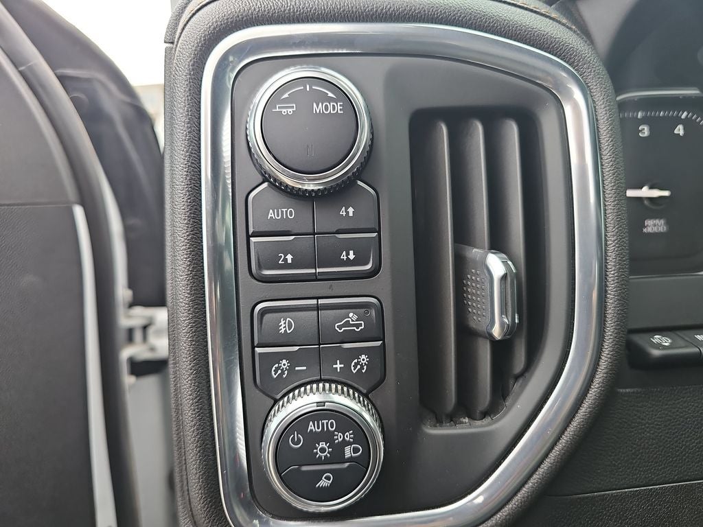 2022 GMC Sierra Limited AT4