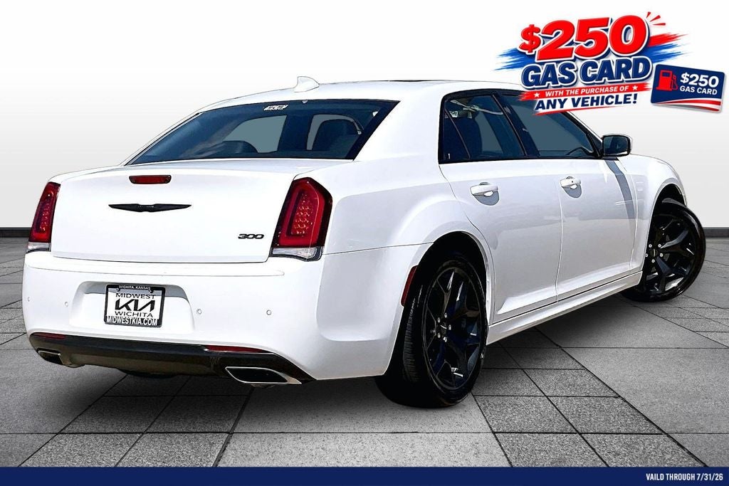 2022 Chrysler 300 Touring