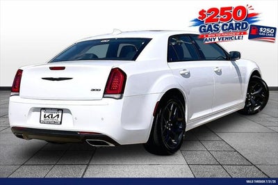 2022 Chrysler 300 Touring