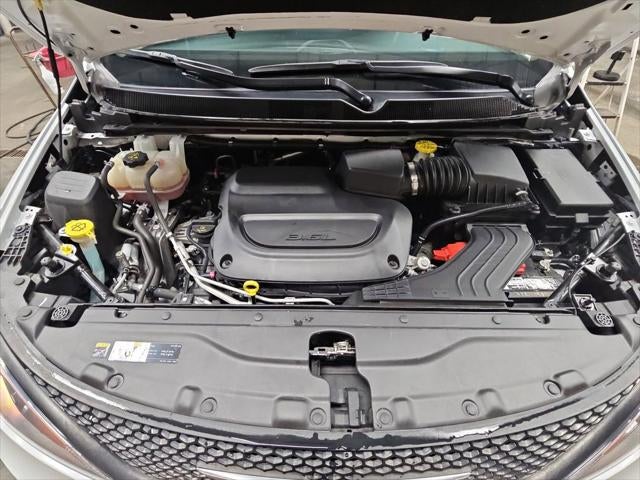 2023 Chrysler Voyager LX