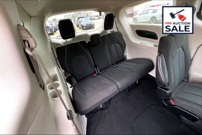 2023 Chrysler Voyager LX