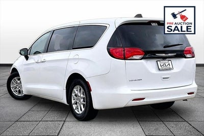 2023 Chrysler Voyager LX
