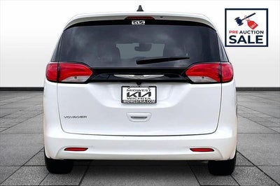 2023 Chrysler Voyager LX