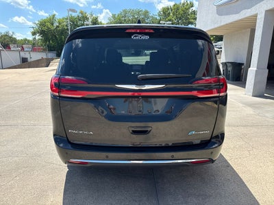 2024 Chrysler Pacifica Select