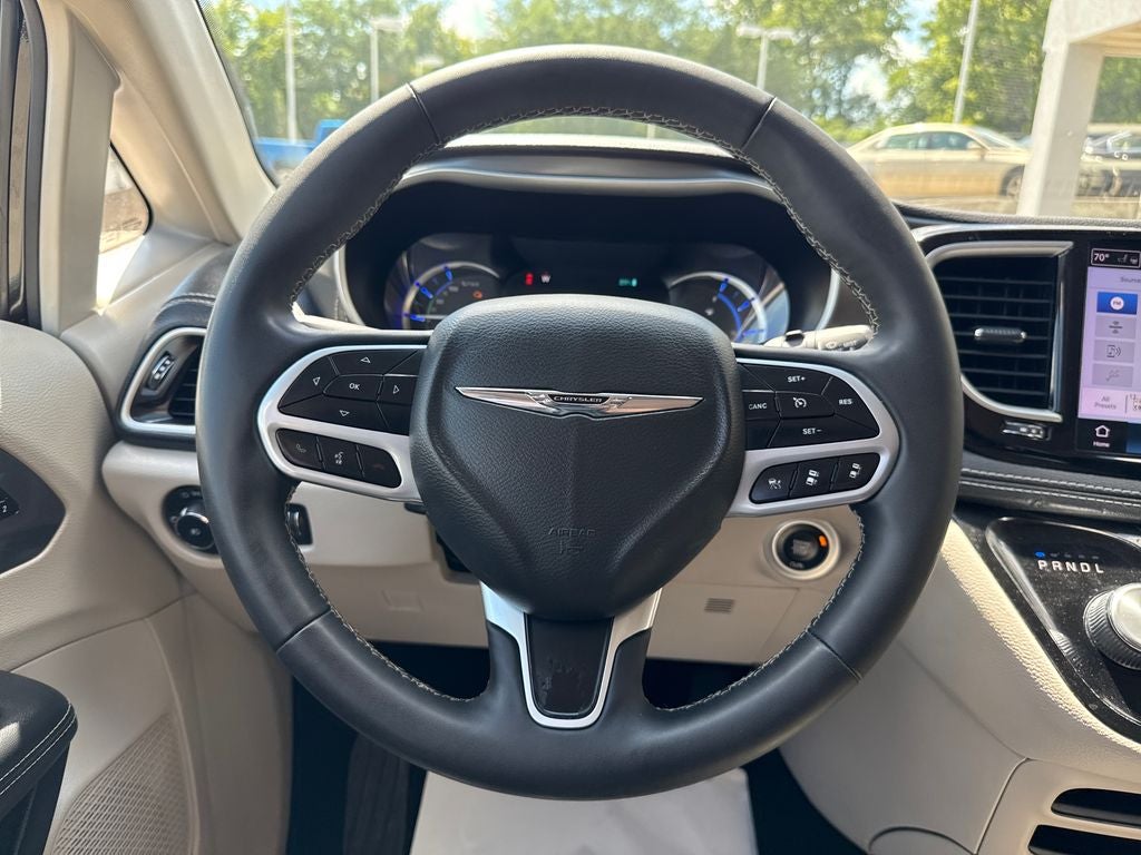 2024 Chrysler Pacifica Select