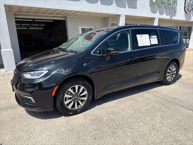 2024 Chrysler Pacifica Select