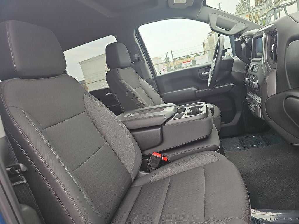 2025 Chevrolet Silverado HD Custom