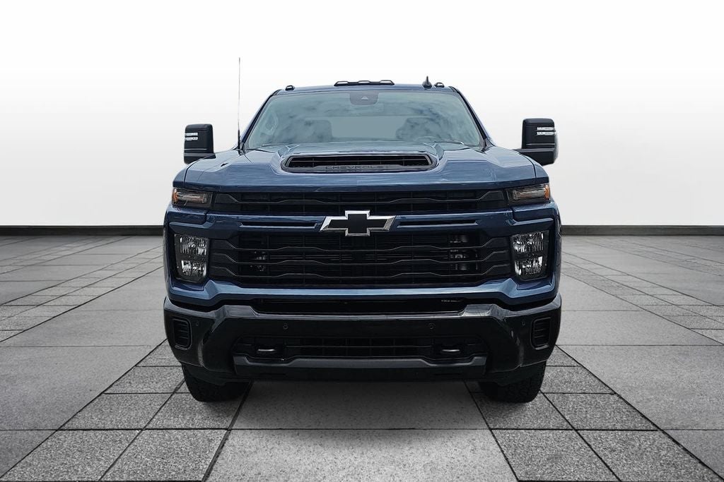 2025 Chevrolet Silverado HD Custom