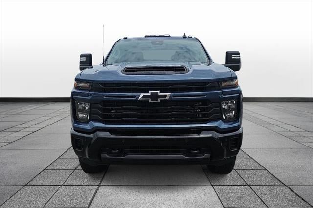 2025 Chevrolet Silverado HD Custom
