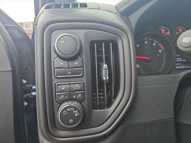 2025 Chevrolet Silverado HD Custom