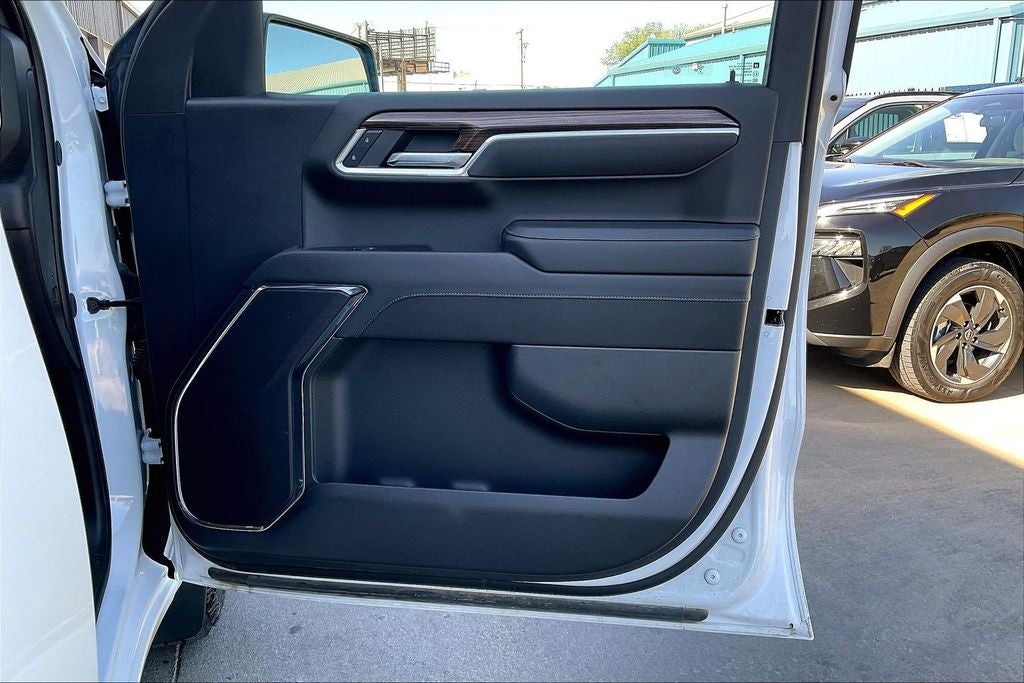 2024 Chevrolet Silverado LT