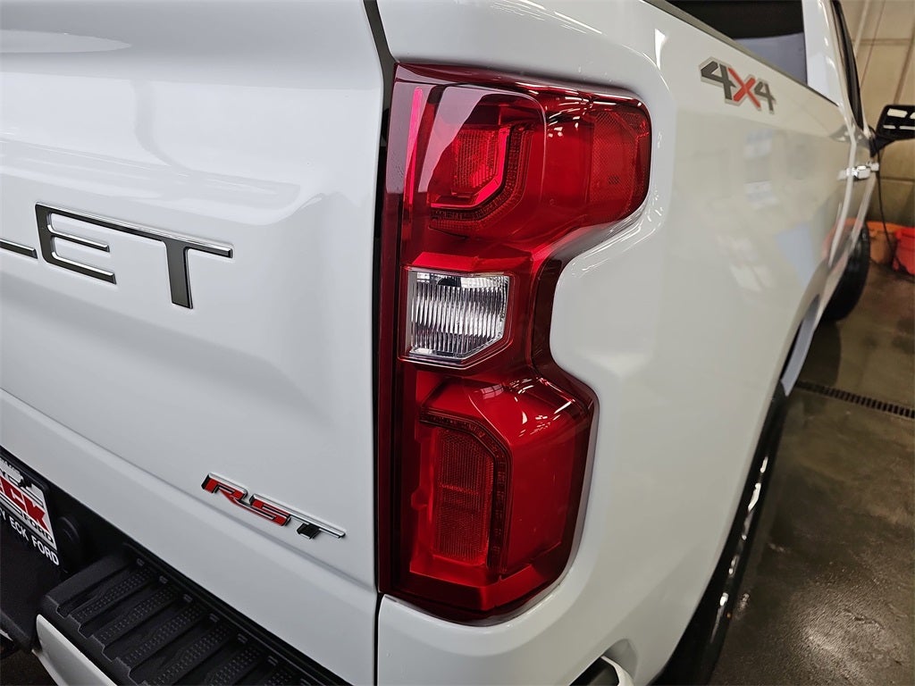 2023 Chevrolet Silverado RST