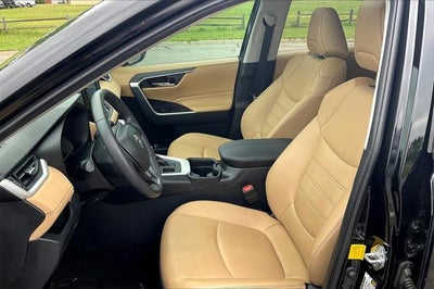 2019 Toyota RAV4 XLE Premium