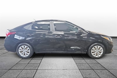 2022 Hyundai Accent SE