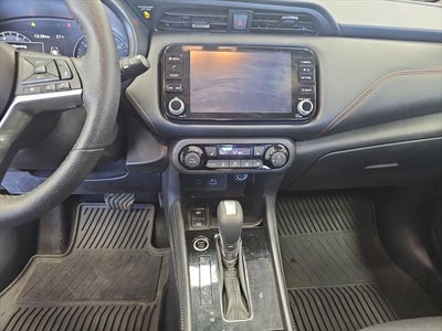 2022 Nissan Kicks SR