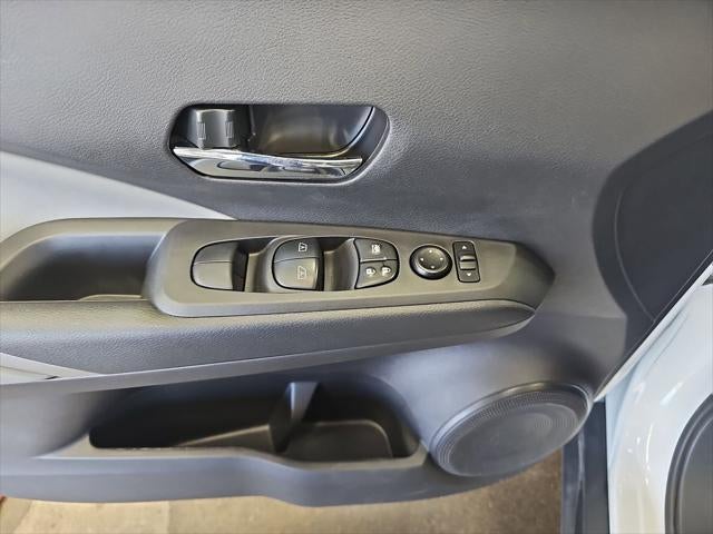 2022 Nissan Kicks SR