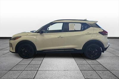 2022 Nissan Kicks SR