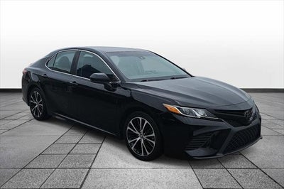 2018 Toyota CAMRY SE
