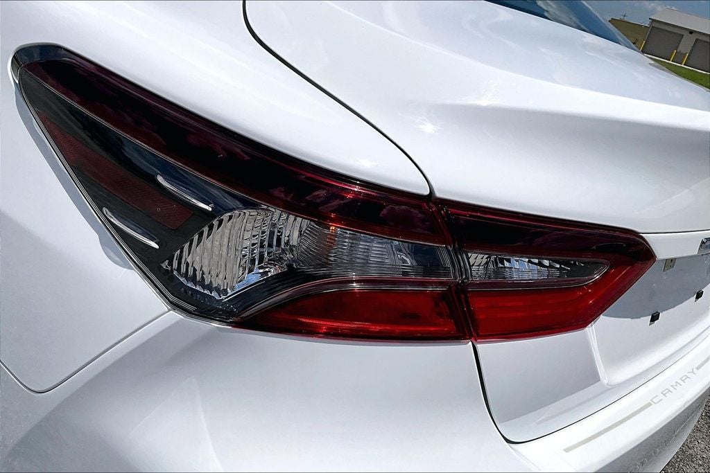 2021 Toyota Camry Hybrid LE