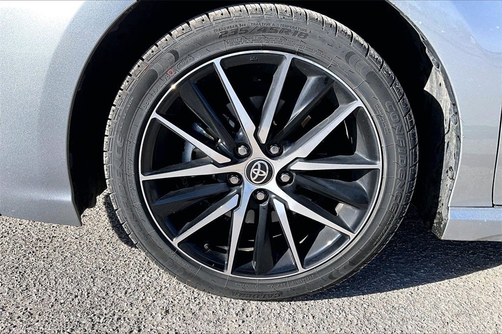 2024 Toyota CAMRY SE