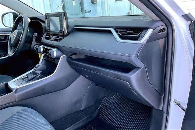 2022 Toyota RAV4 HYBRID LE