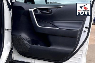 2022 Toyota RAV4 HYBRID LE