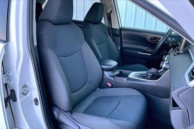 2022 Toyota RAV4 HYBRID LE