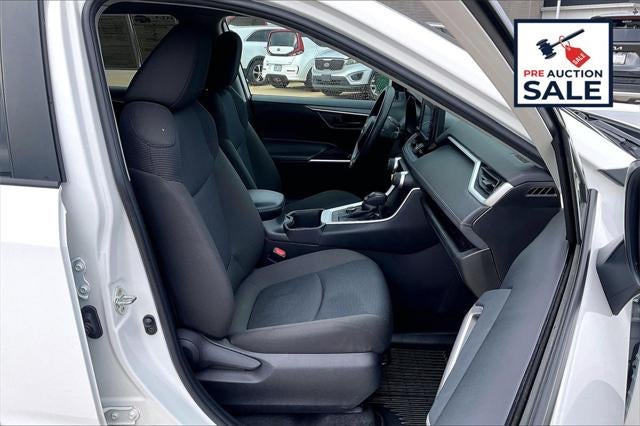 2022 Toyota RAV4 HYBRID LE