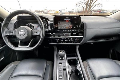 2025 Nissan Pathfinder SL