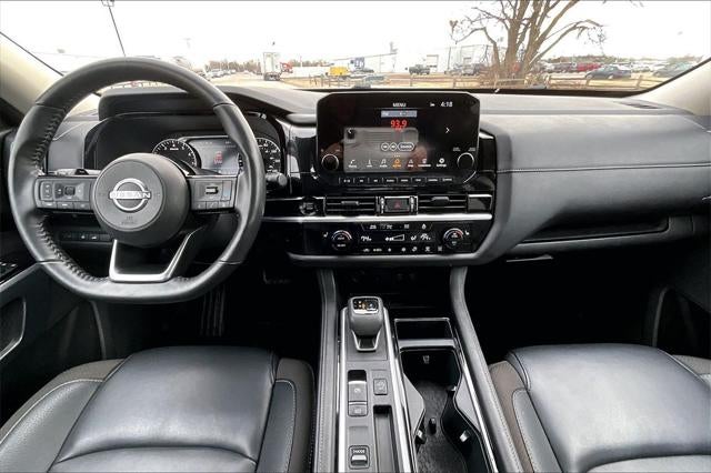 2025 Nissan Pathfinder SL