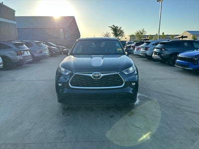 2021 Toyota HIGHLANDER LE