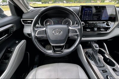 2022 Toyota Highlander Limited