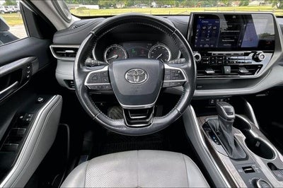 2022 Toyota Highlander Limited