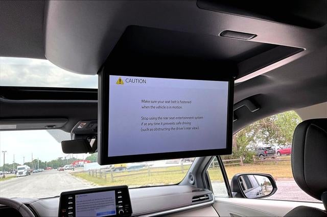 2024 Toyota Sienna Platinum 7 Passenger