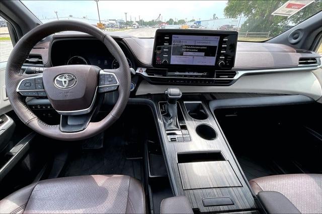 2024 Toyota Sienna Platinum 7 Passenger