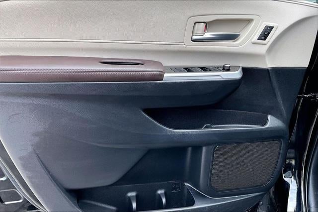 2024 Toyota Sienna Platinum 7 Passenger