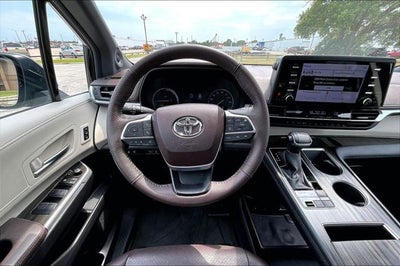 2024 Toyota Sienna Platinum 7 Passenger