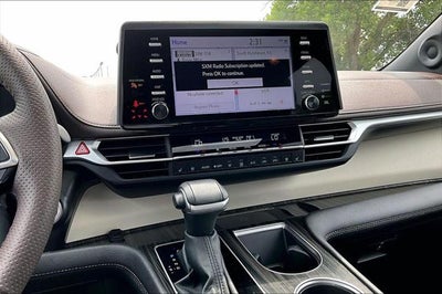 2024 Toyota Sienna Platinum 7 Passenger